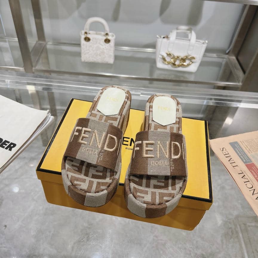 Fendi Slipper-29